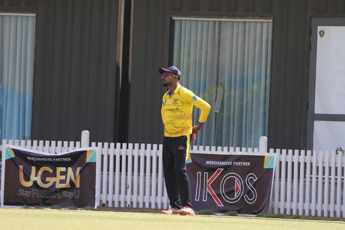 Partner banners on the boundary